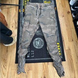 Men’s camouflage pants
